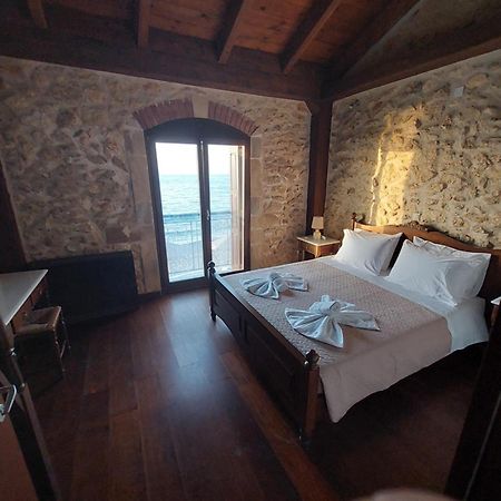 Volakas Beachfront Suites Rethymno Exterior foto