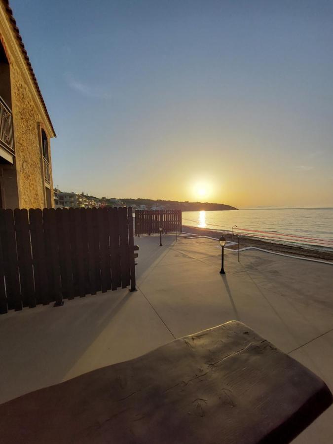 Volakas Beachfront Suites Rethymno Exterior foto