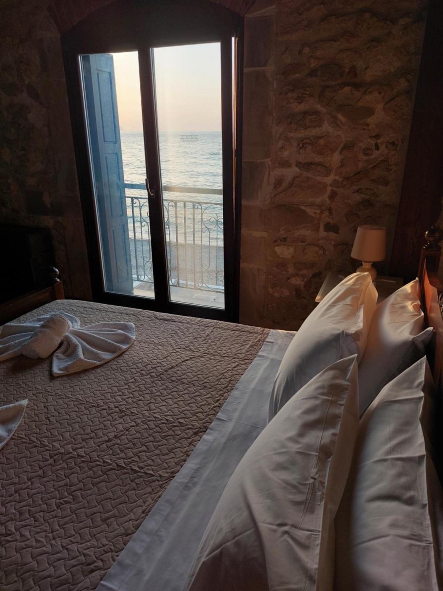 Volakas Beachfront Suites Rethymno Exterior foto